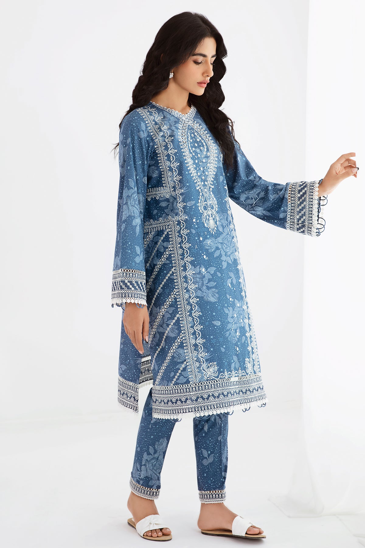 EMBROIDERED LAWN RTW - 1200