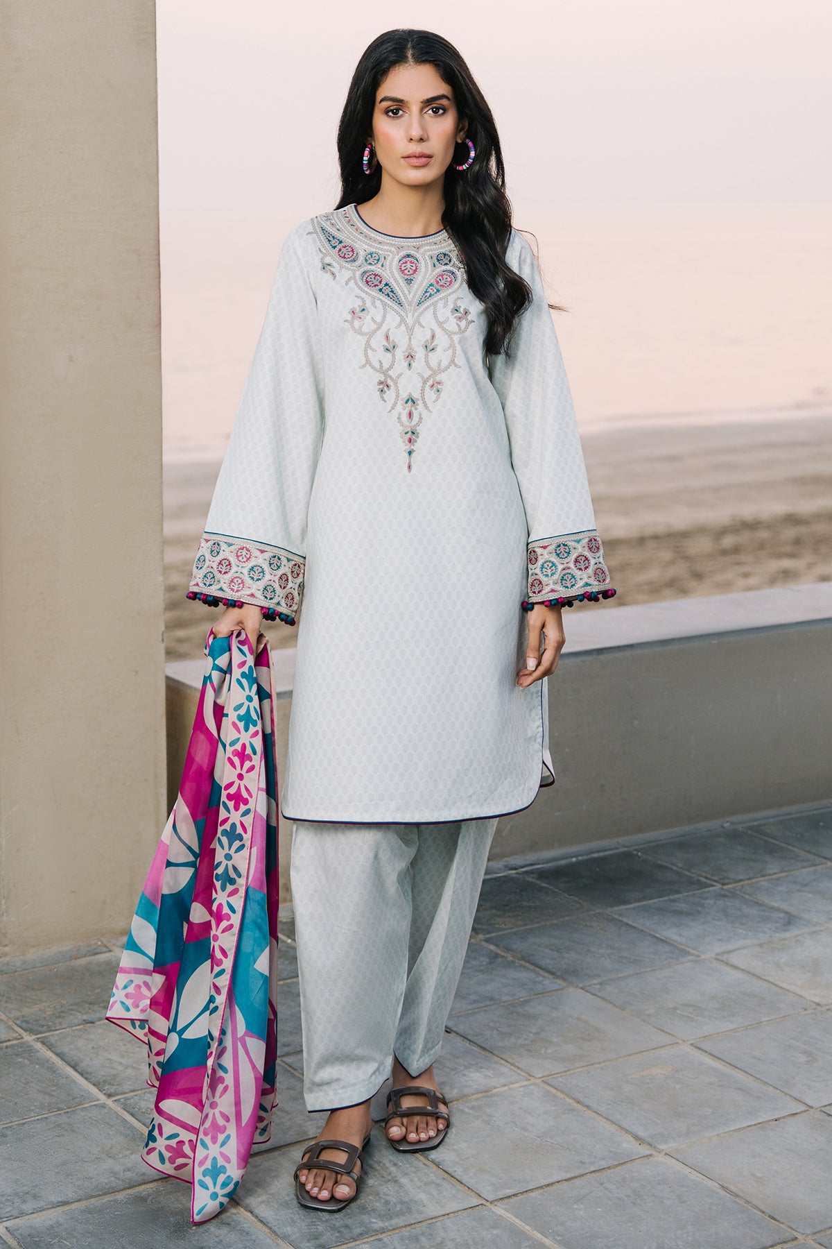 EMBROIDERED LAWN USE-9138