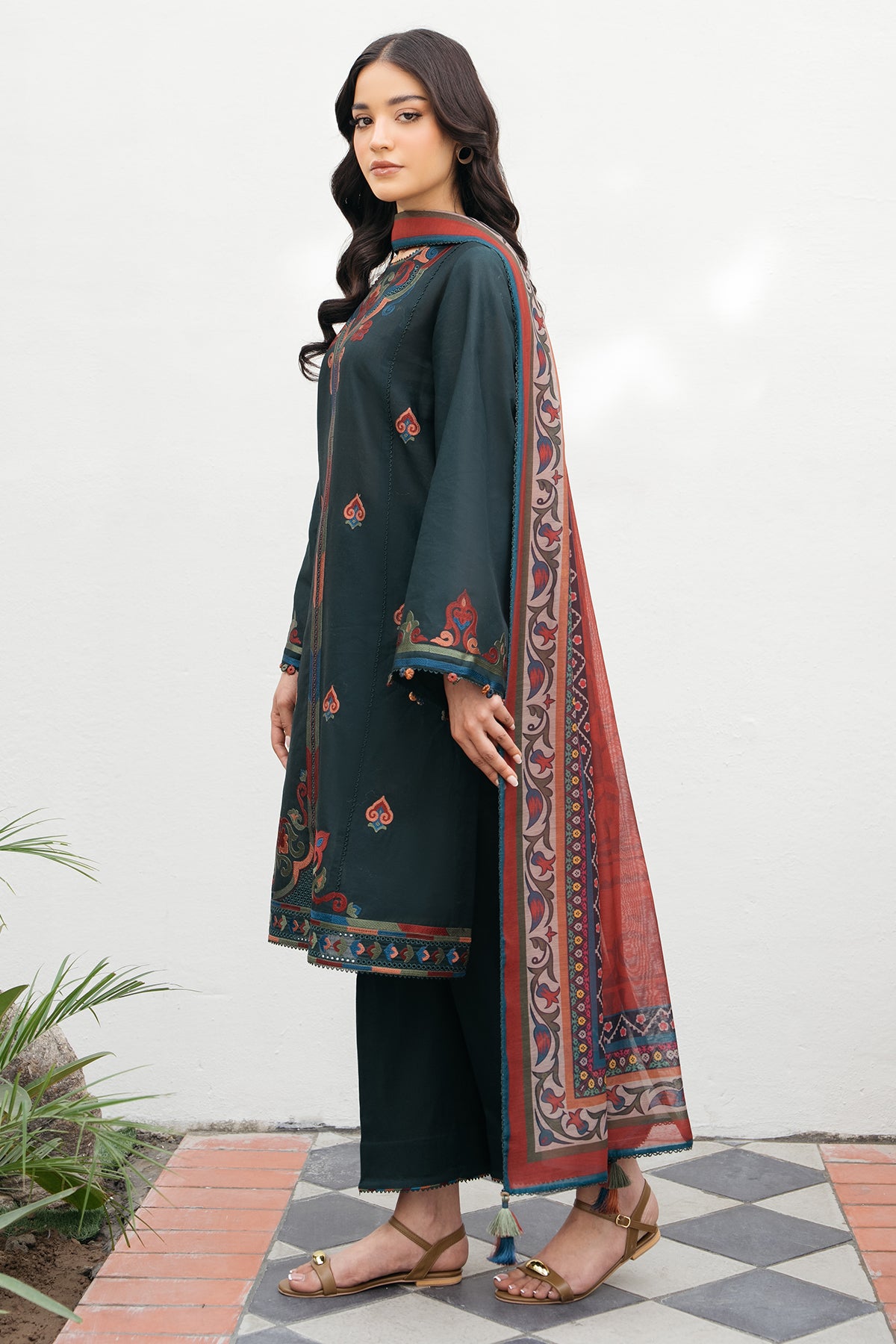 EMBROIDERED LAWN USE-9185