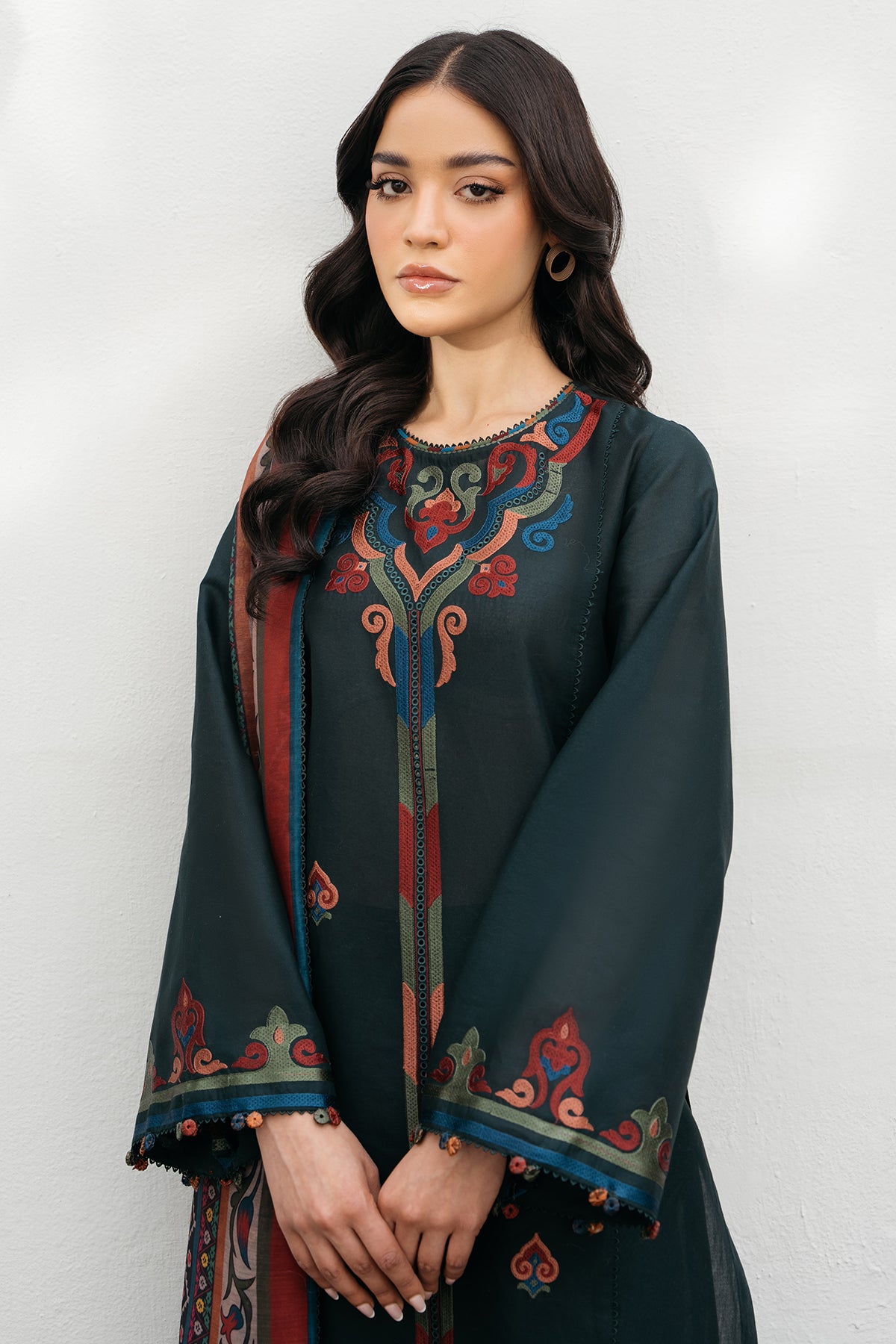 EMBROIDERED LAWN USE-9185