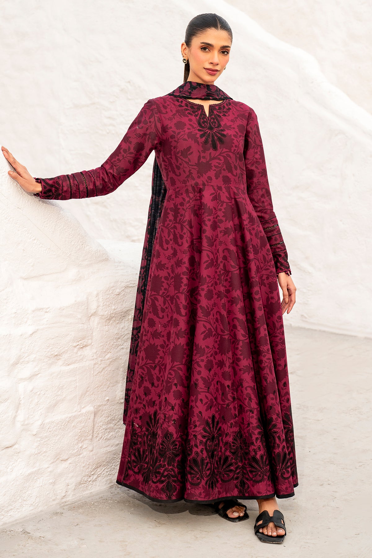 EMBROIDERED LAWN USE-9271