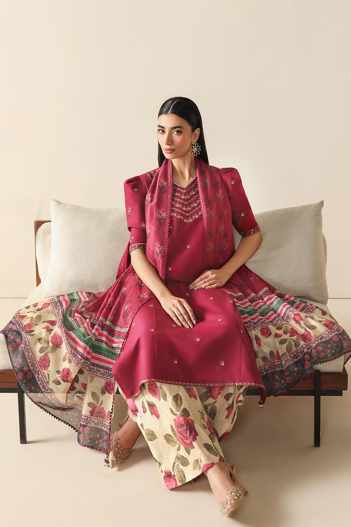 EMBROIDERED LAWN USE-9275