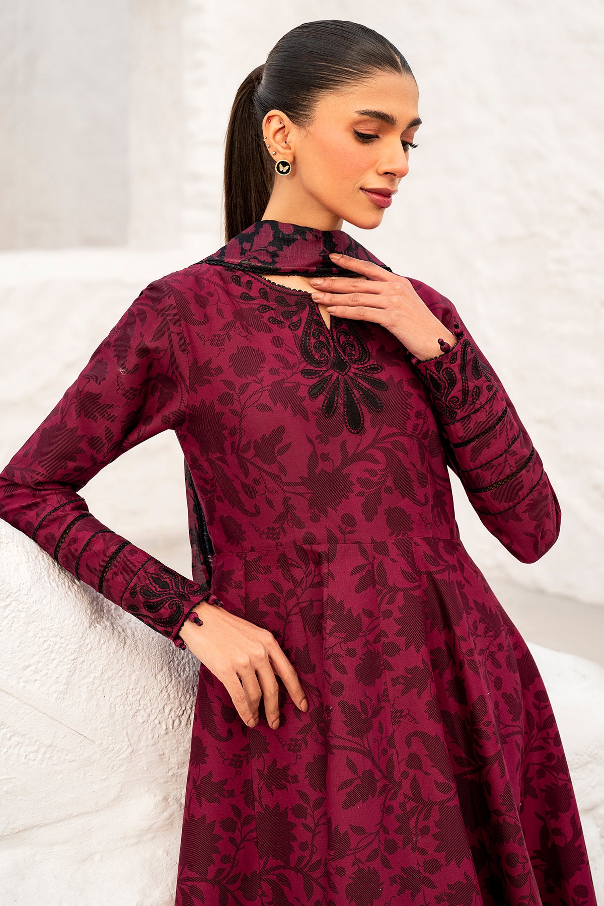 EMBROIDERED LAWN USE-9271