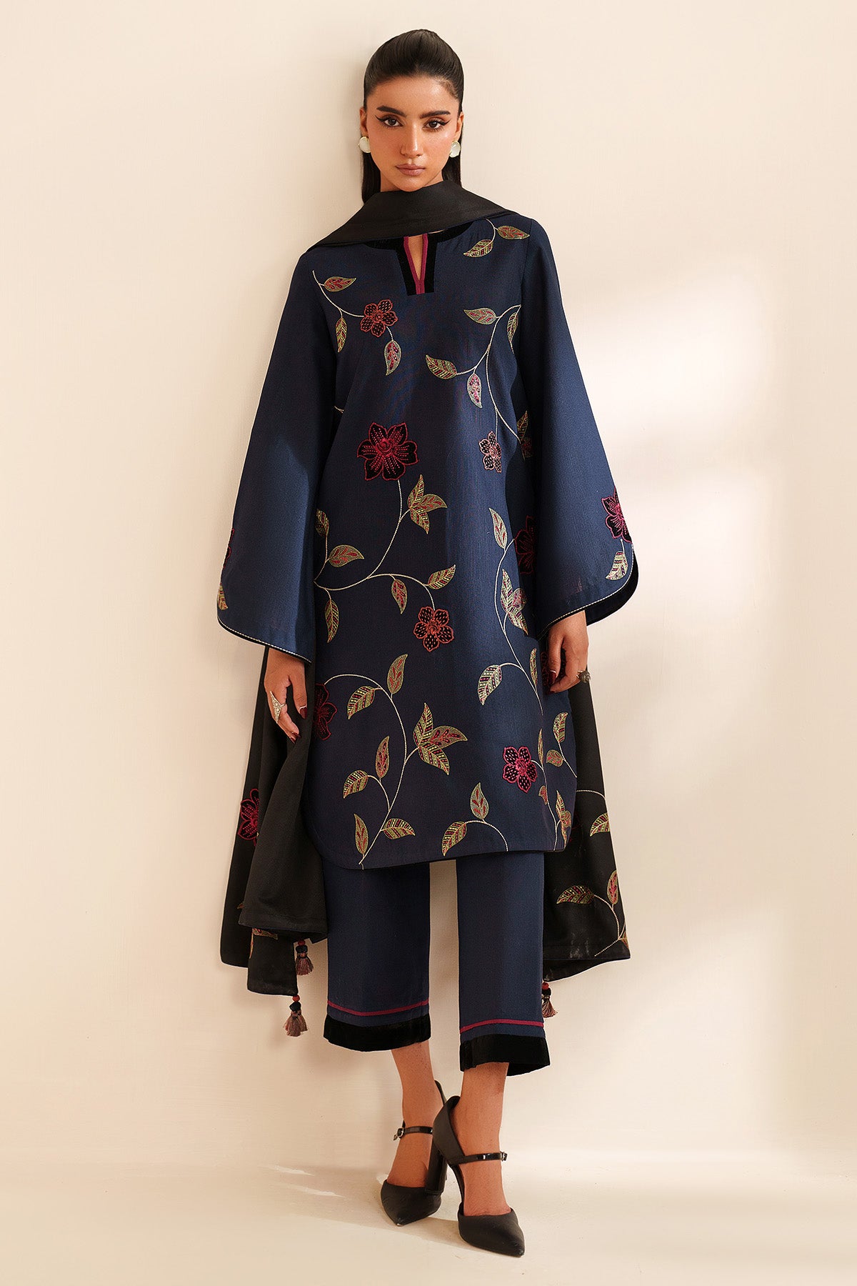 EMBROIDERED KHADDAR UW-0216