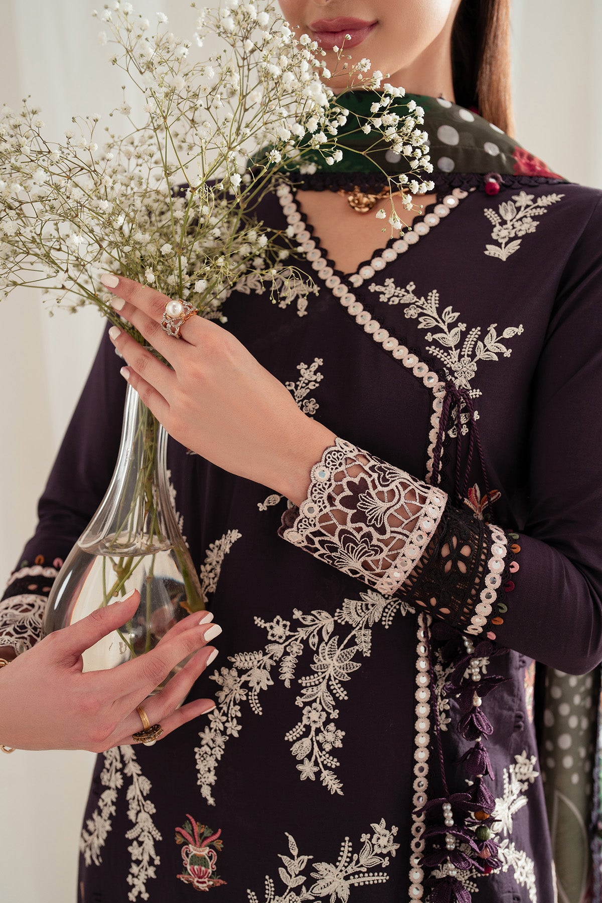 EMBROIDERED LAWN USE-9326