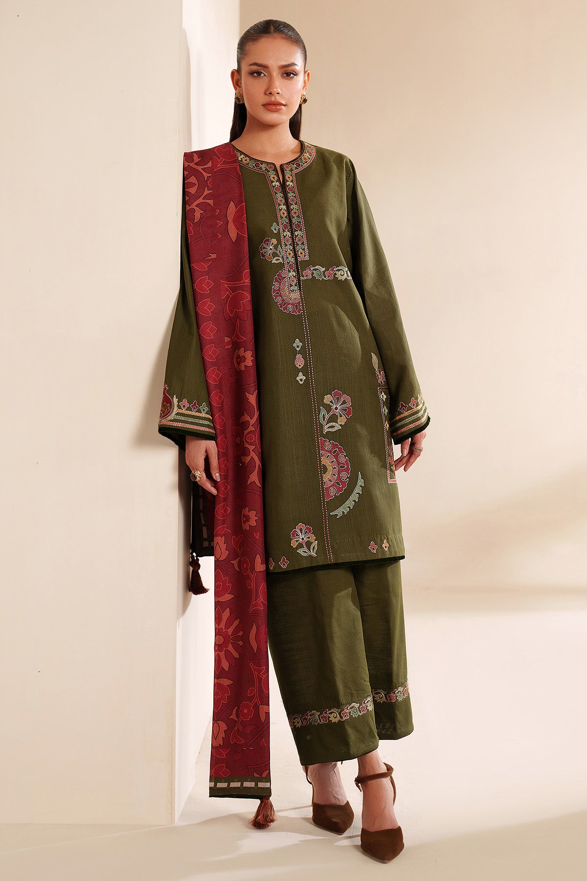 EMBROIDERED KHADDAR UW-0239