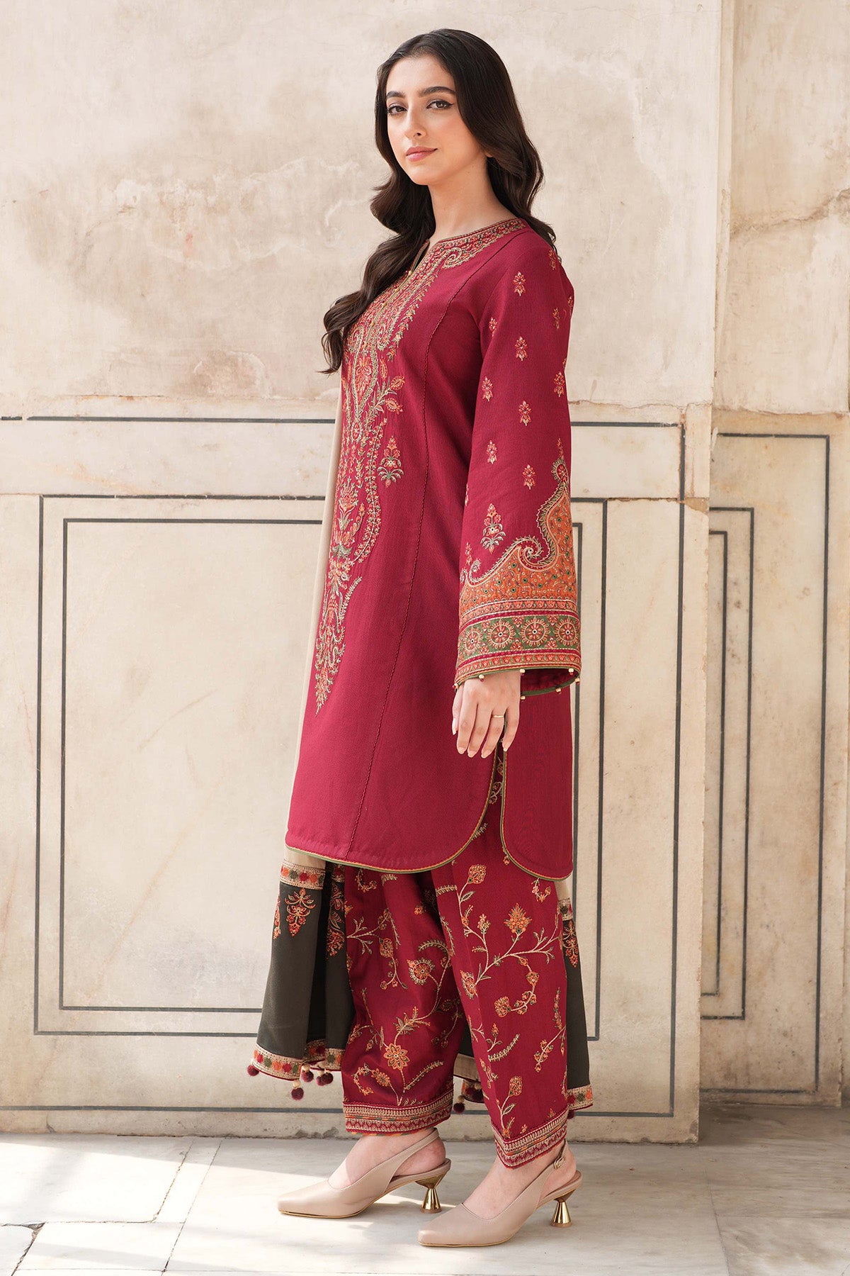 EMBROIDERED SLUB KHADDAR DW'24 D3