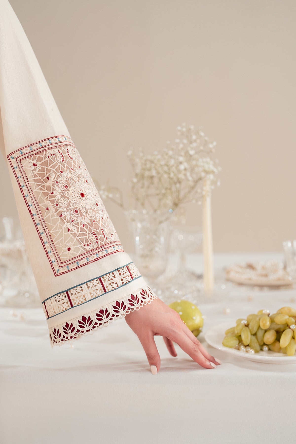 EMBROIDERED LAWN IL25-D02