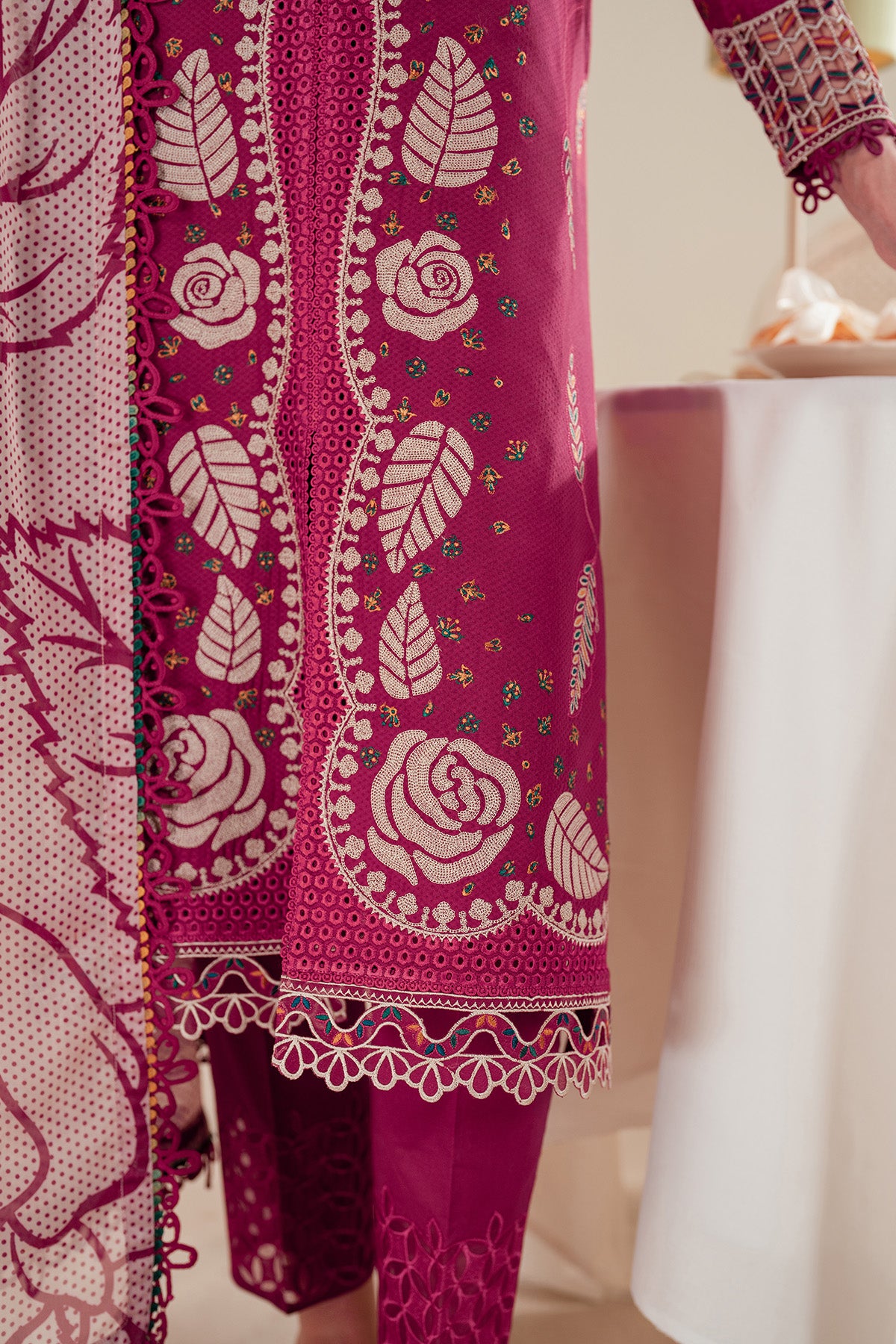 EMBROIDERED DOBBY LAWN IL'25-D05