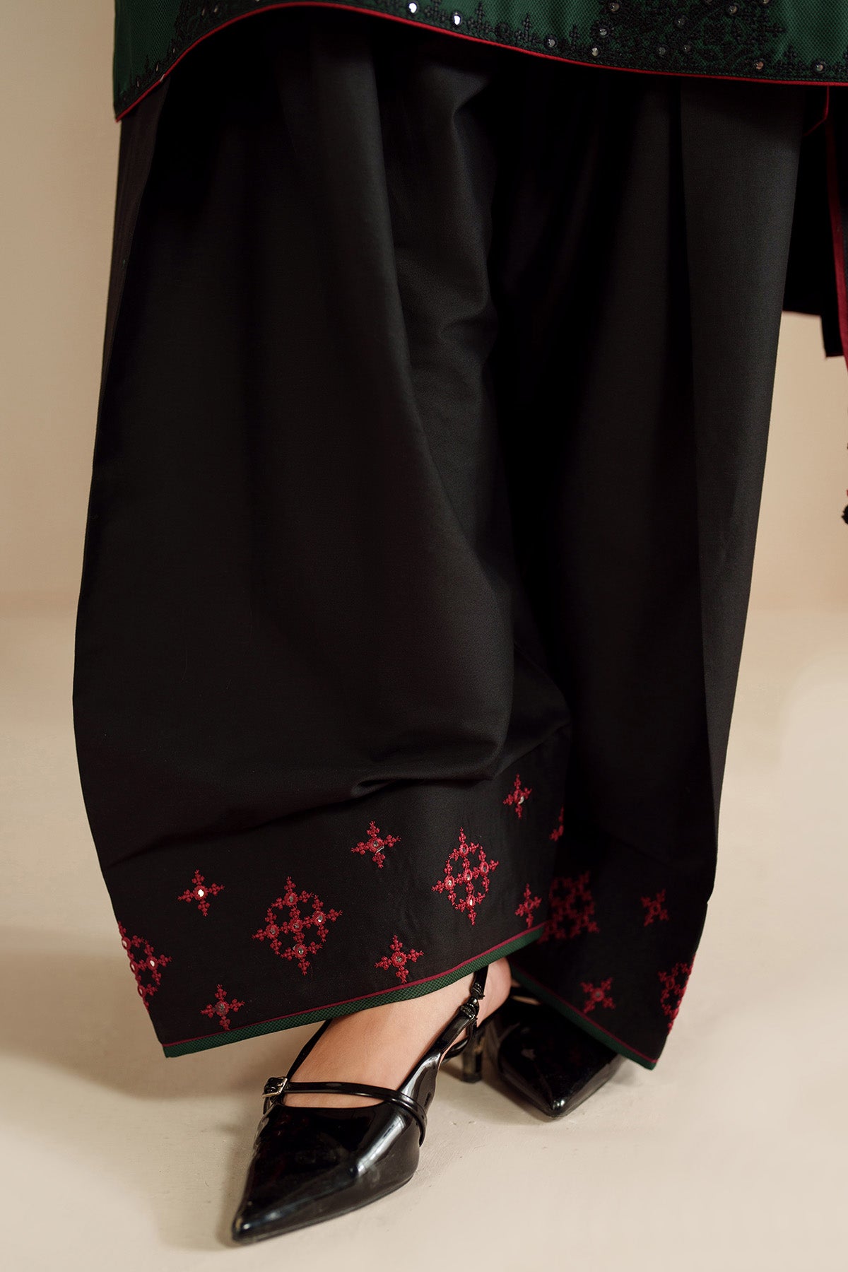 EMBROIDERED KARANDI UW-0206