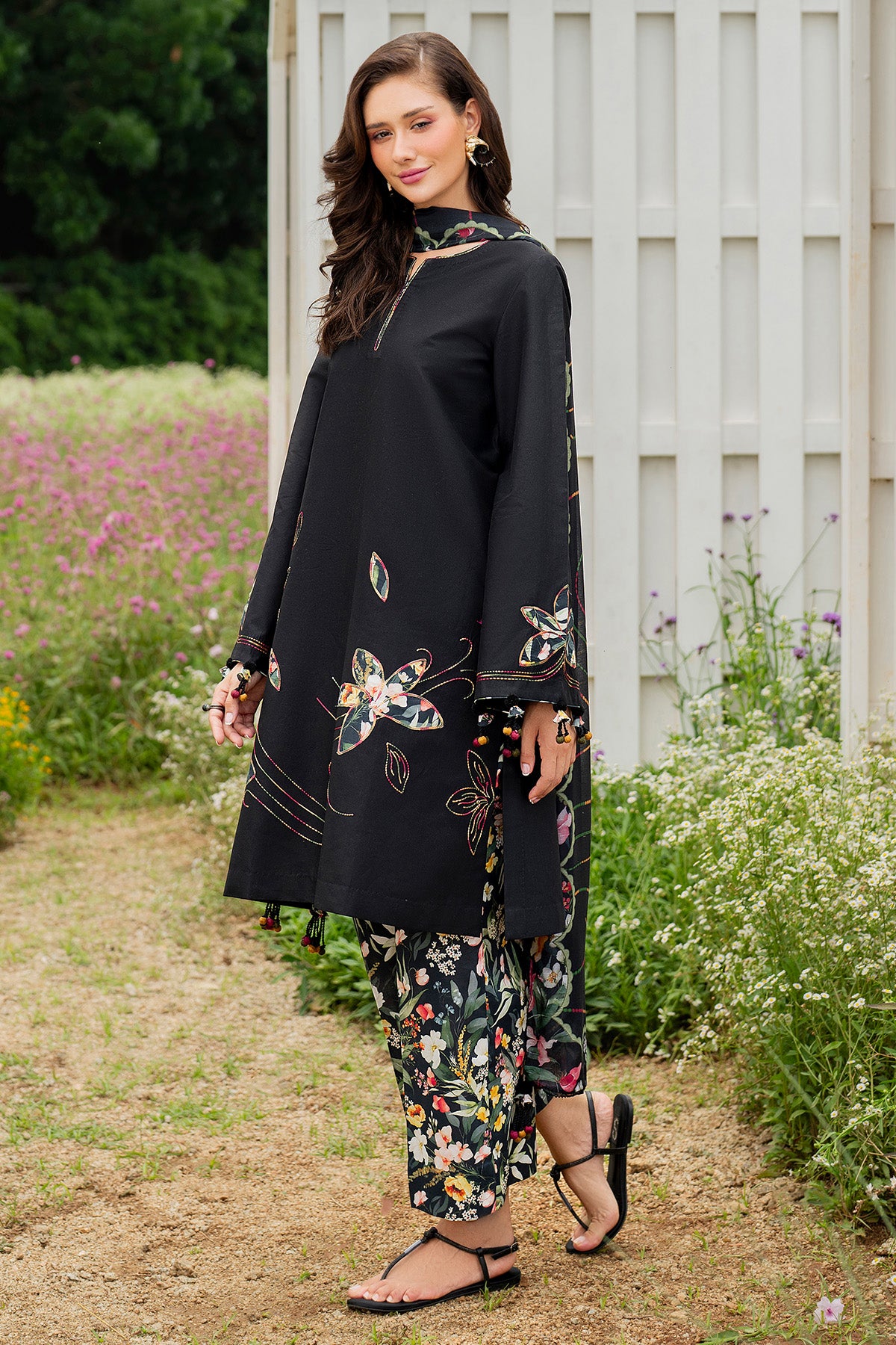 EMBROIDERED LAWN USE-9263