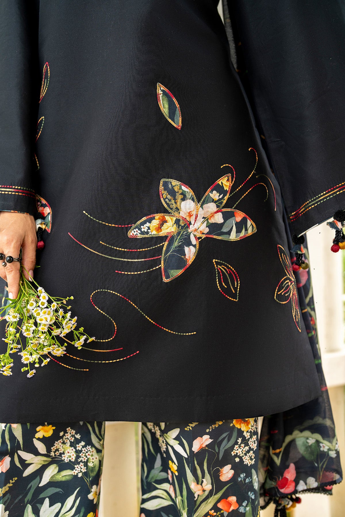 EMBROIDERED LAWN USE-9263