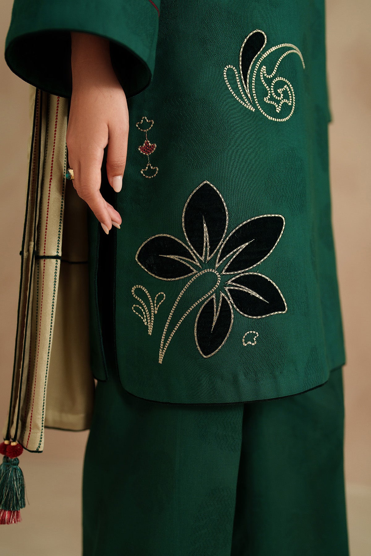 EMBROIDERED JACQUARD KHADDAR UW-0168