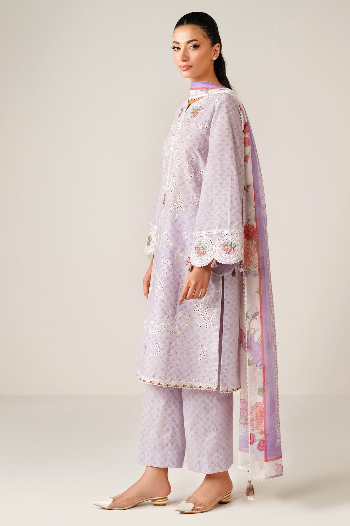 EMBROIDERED LAWN USE-9247