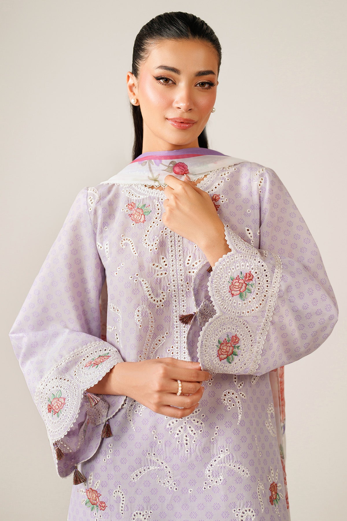 EMBROIDERED LAWN USE-9247