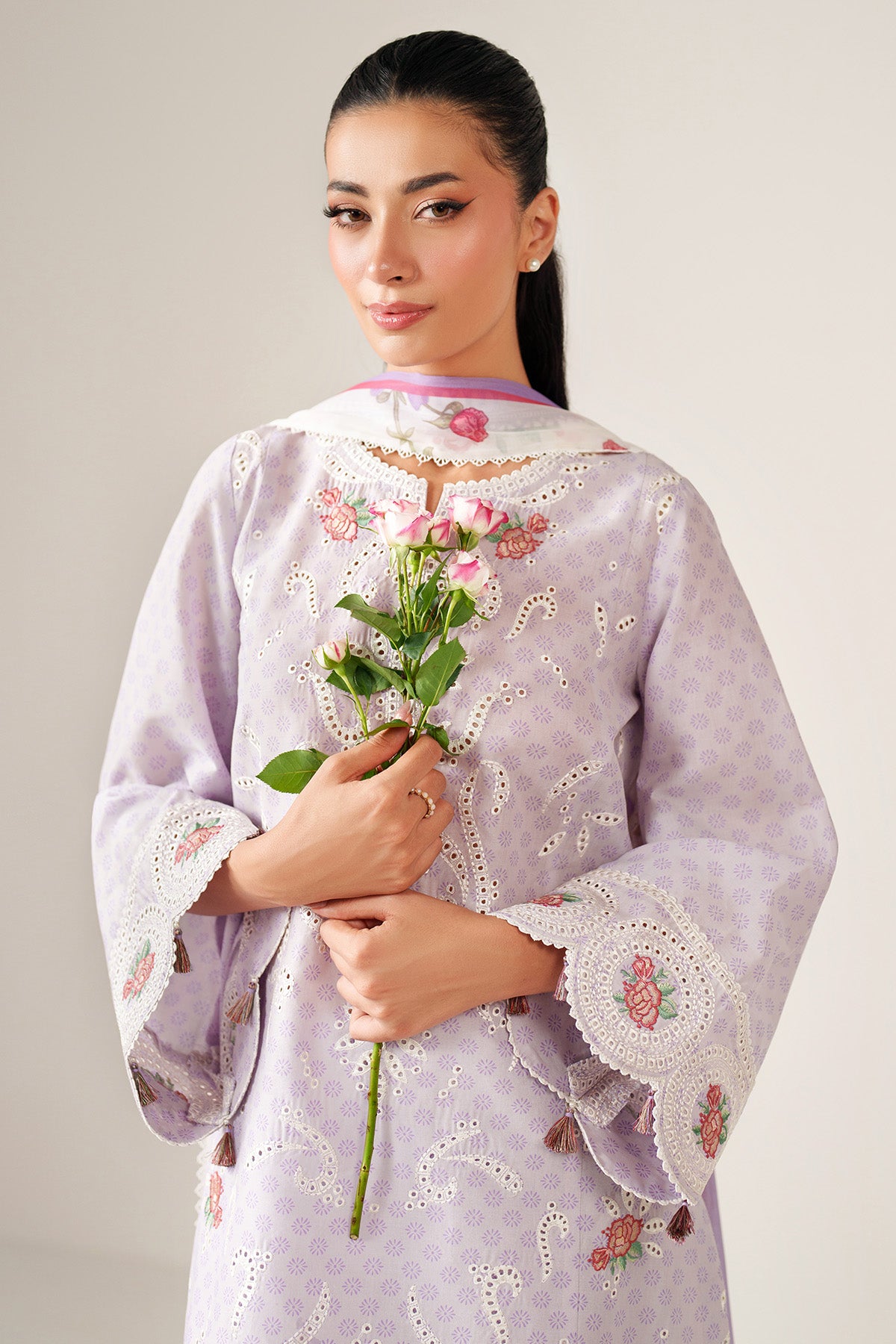 EMBROIDERED LAWN USE-9247