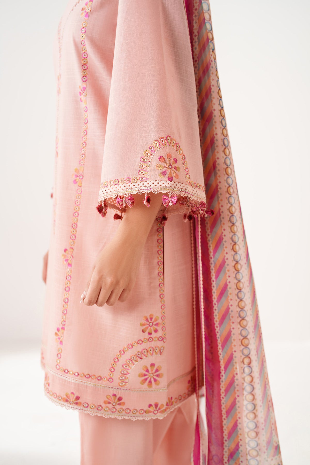 EMBROIDERED SLUB LAWN USE-9240