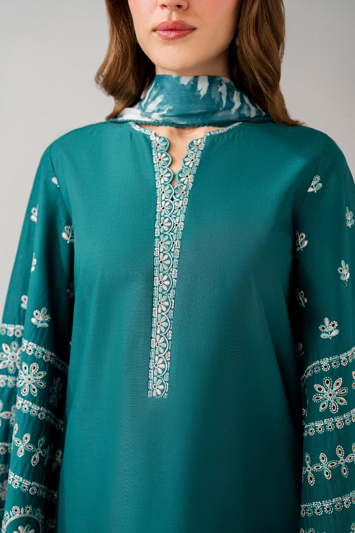 EMBROIDERED LAWN USE-9248