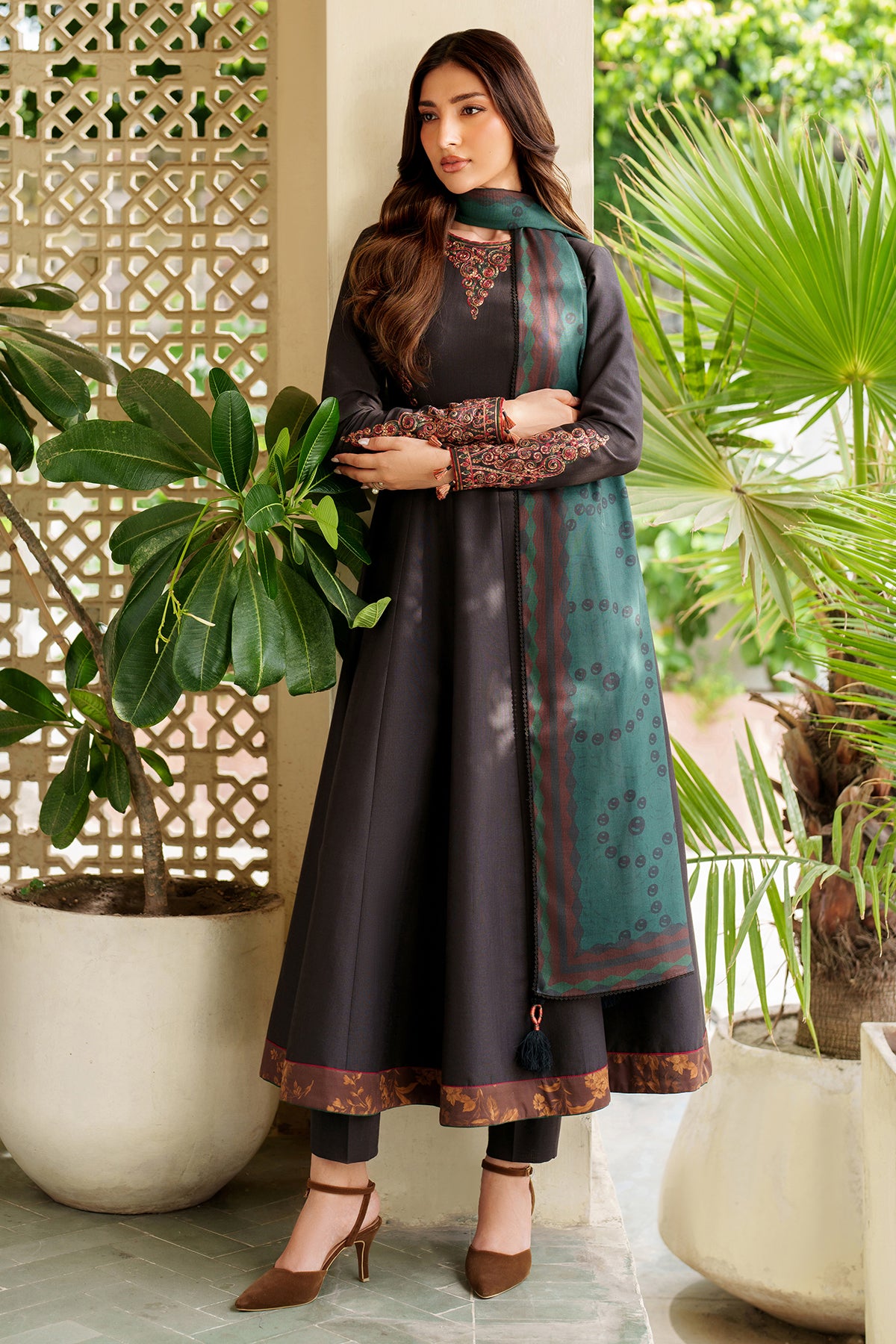 EMBROIDERED KHADDAR UW-0149