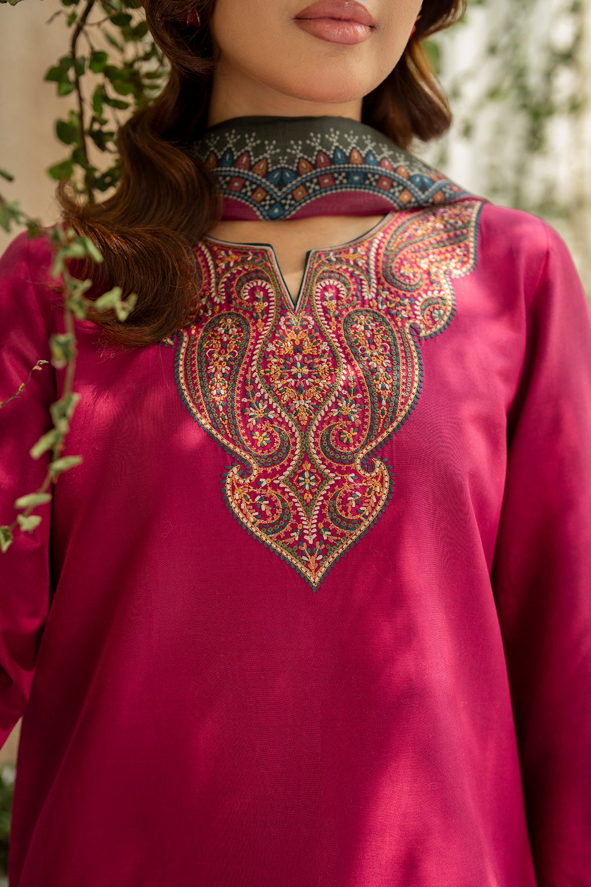 EMBROIDERED LAWN USE-9208