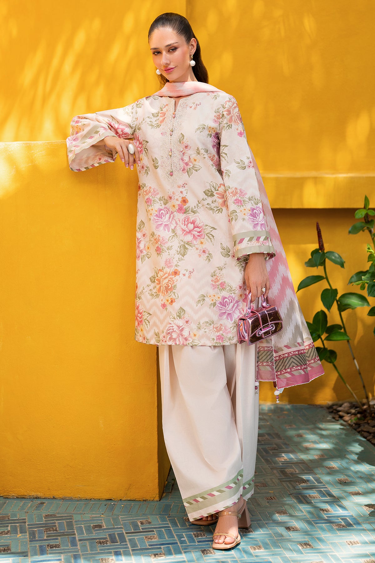 EMBROIDERED LAWN USE-9221