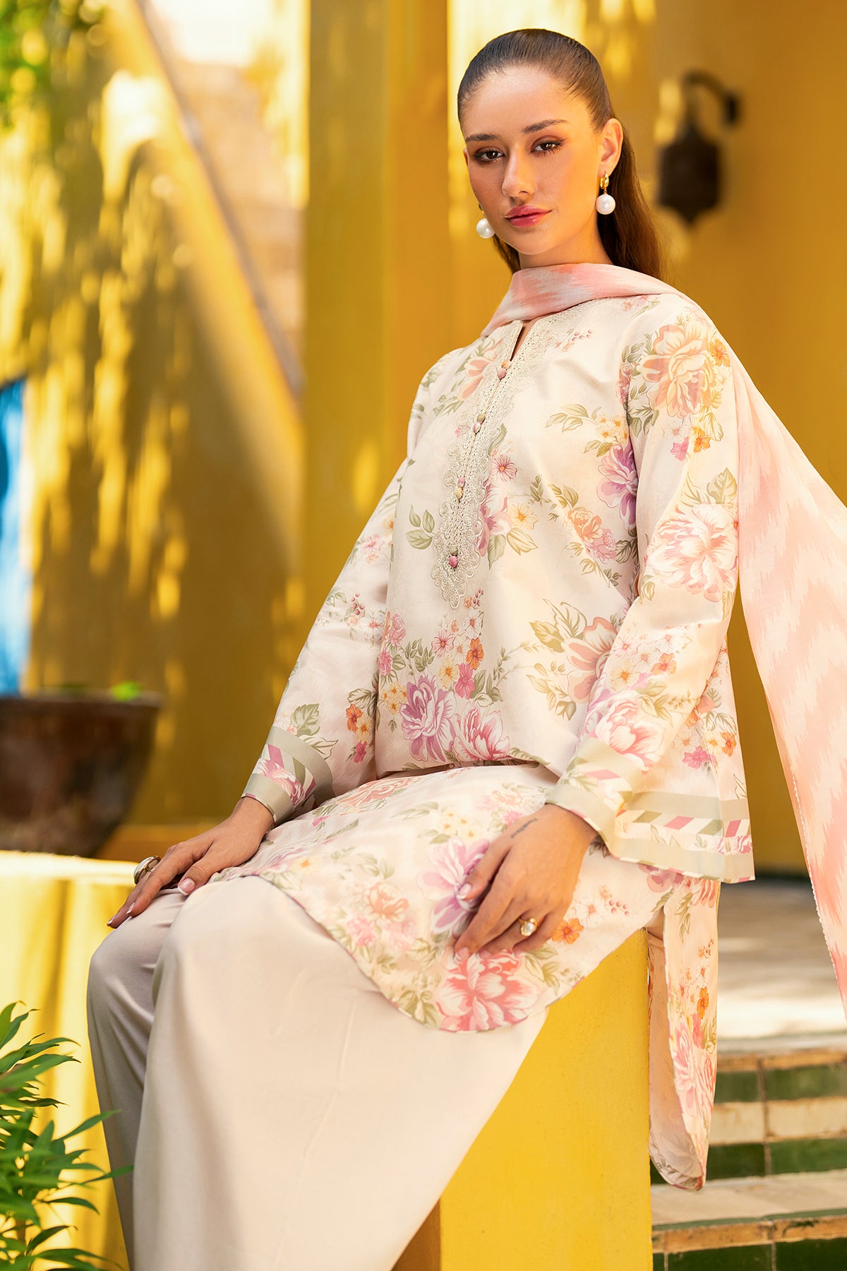 EMBROIDERED LAWN USE-9221