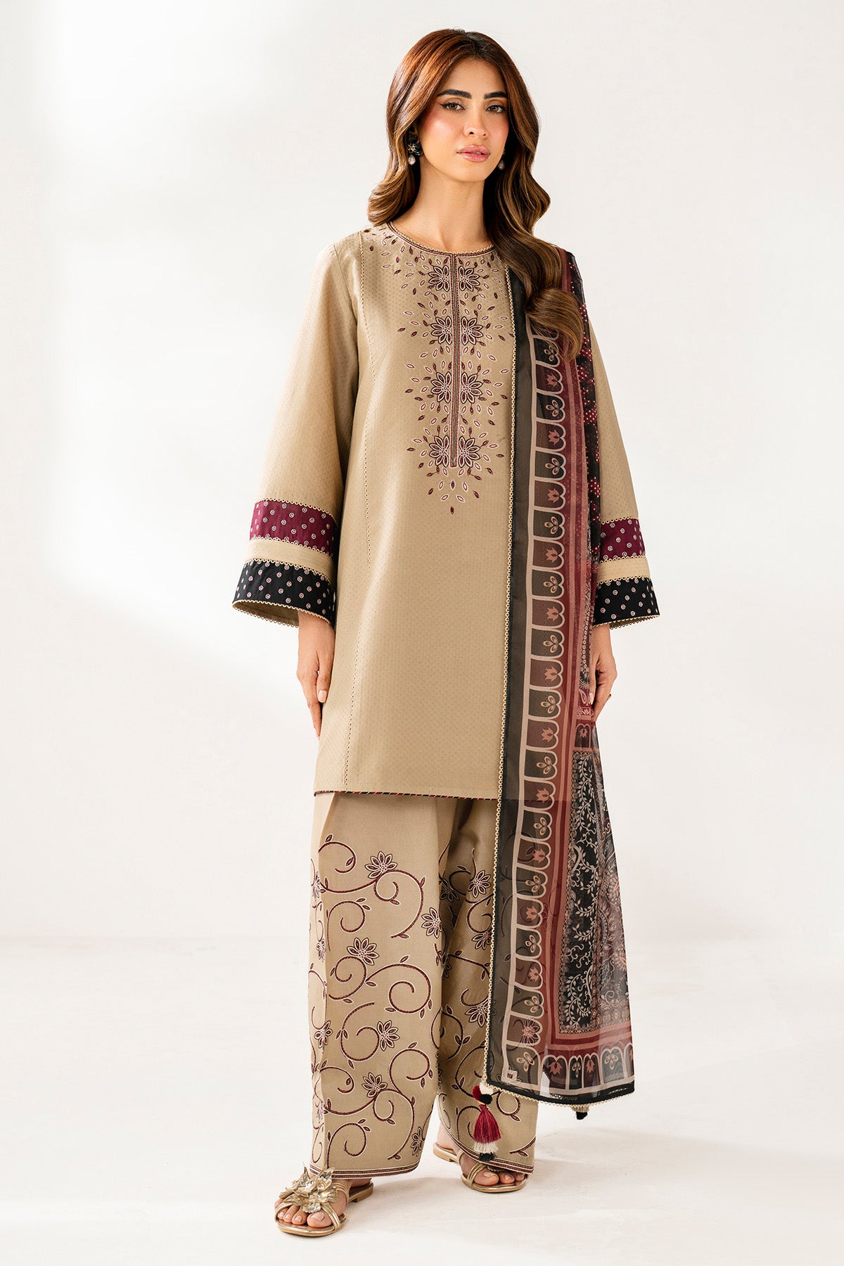 EMBROIDERED LAWN USE-9246