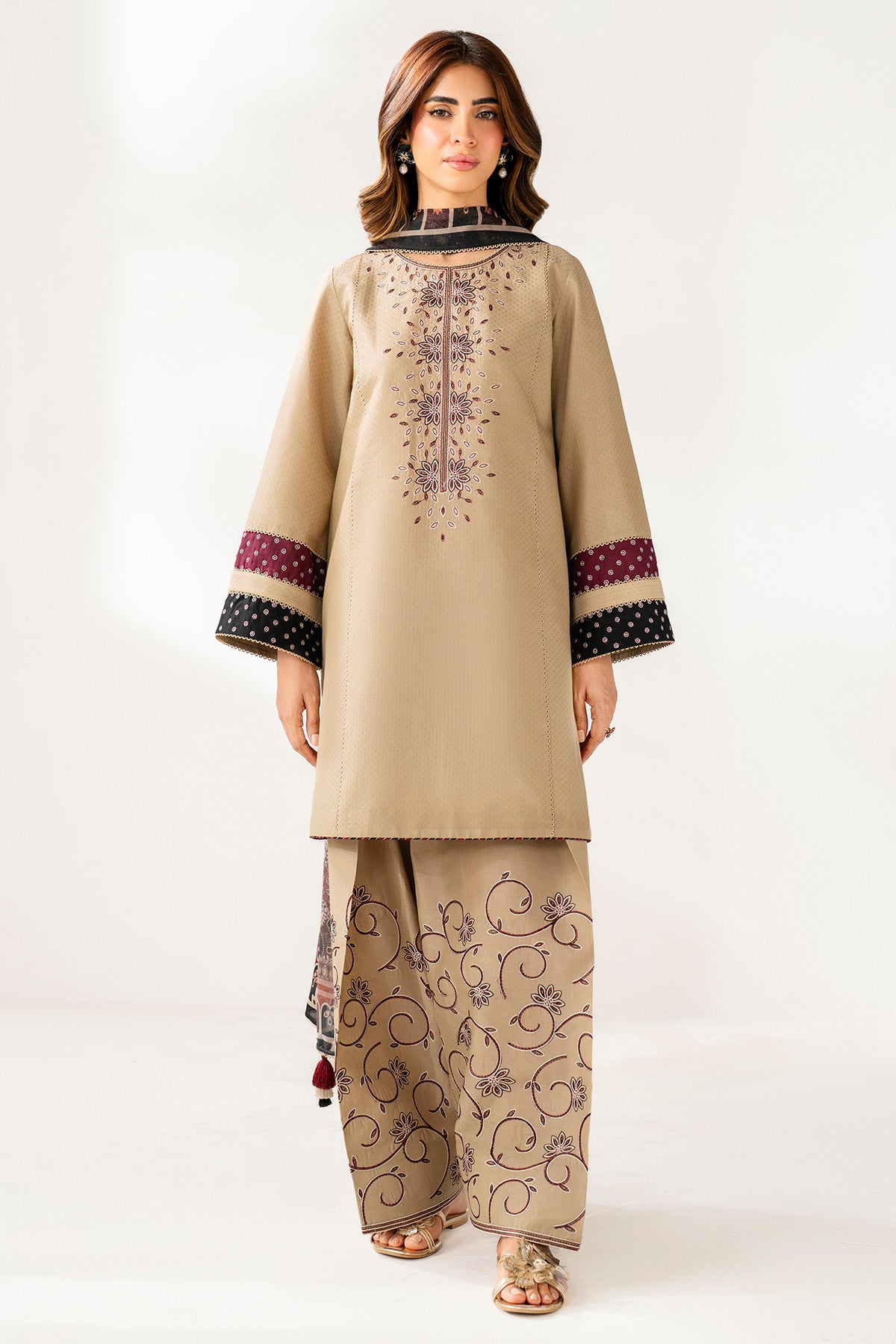 EMBROIDERED LAWN USE-9246
