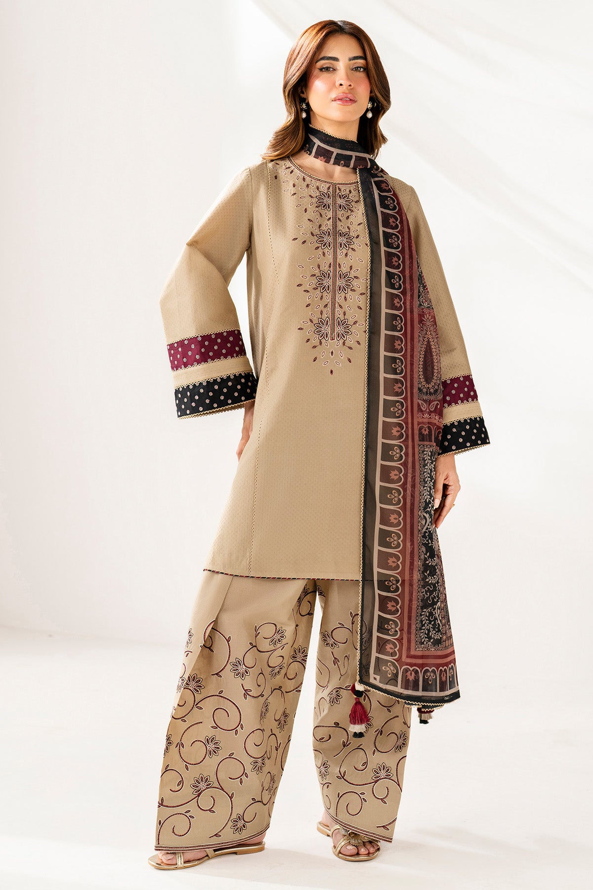 EMBROIDERED LAWN USE-9246