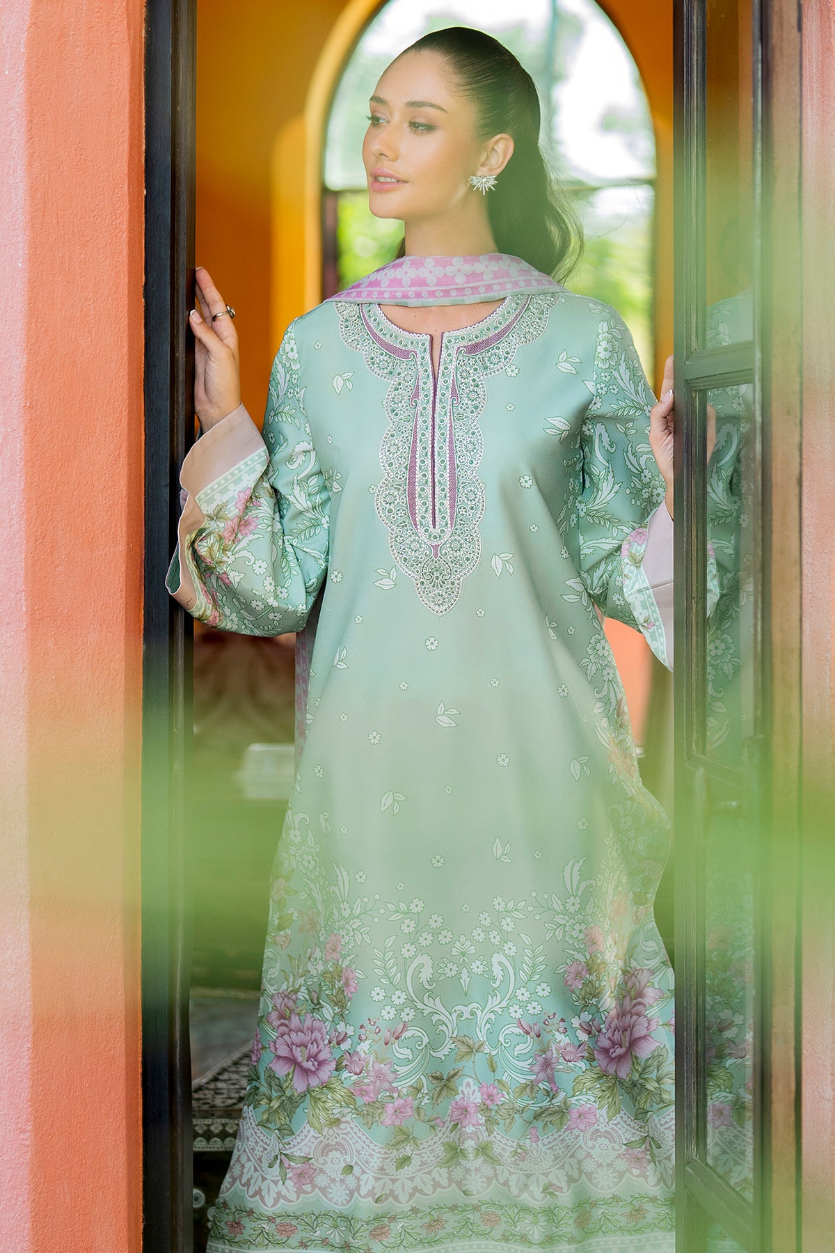 EMBROIDERED LAWN USE-9222