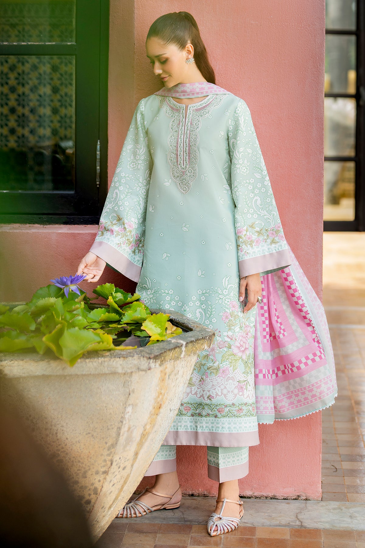 EMBROIDERED LAWN USE-9222