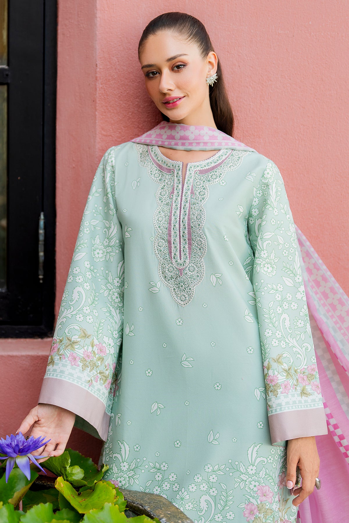 EMBROIDERED LAWN USE-9222