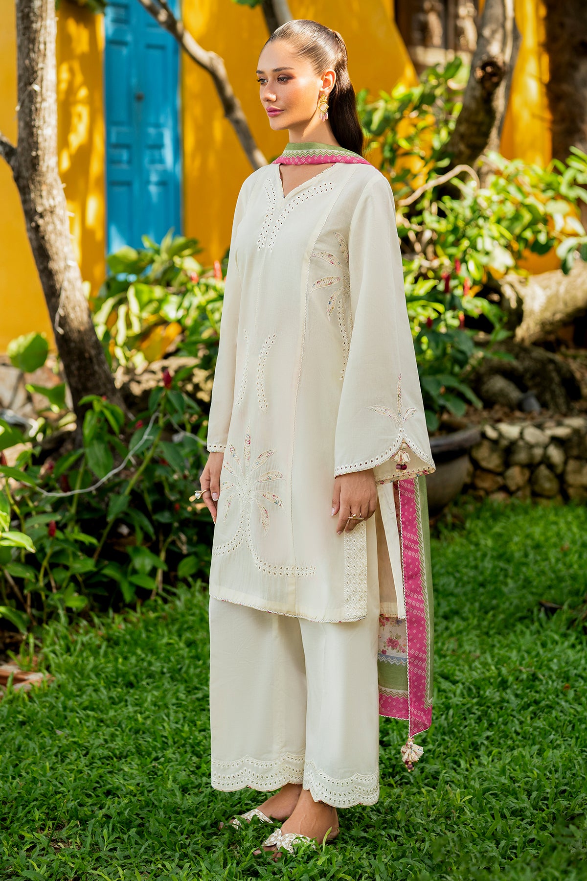 EMBROIDERED LAWN USE-9225