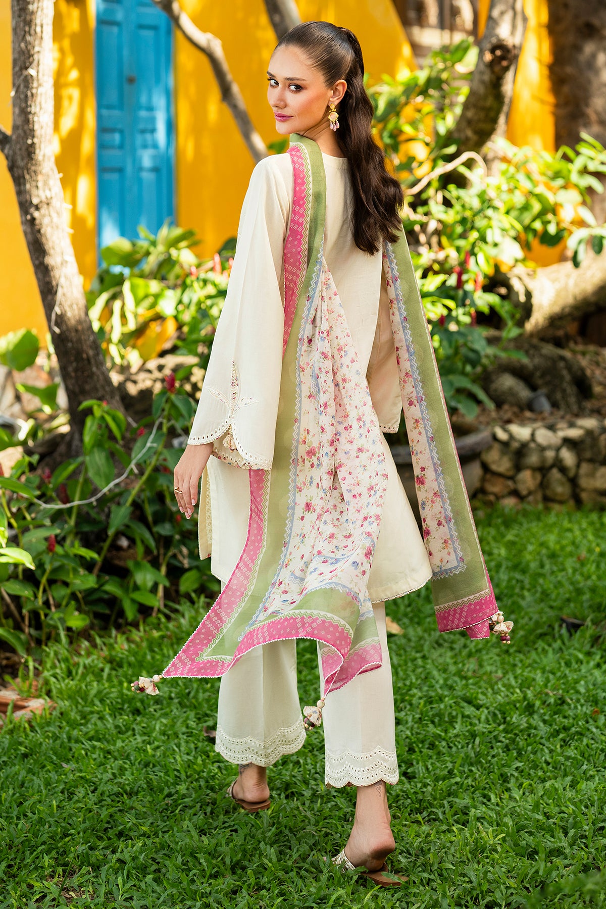 EMBROIDERED LAWN USE-9225