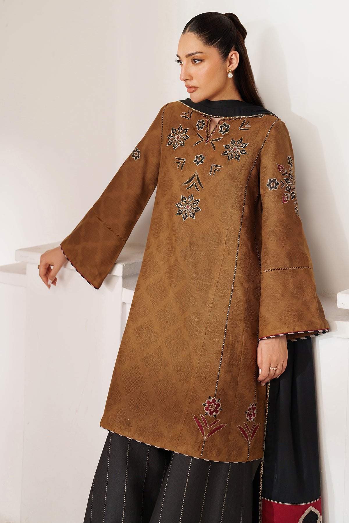 EMBROIDERED JACQUARD KHADDAR UW-0150