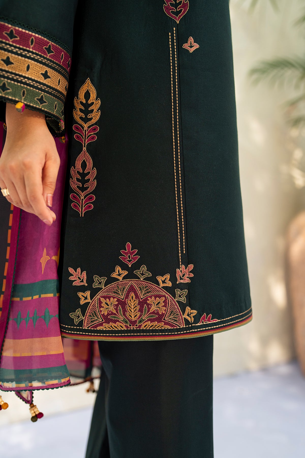 EMBROIDERED LAWN USE-9207