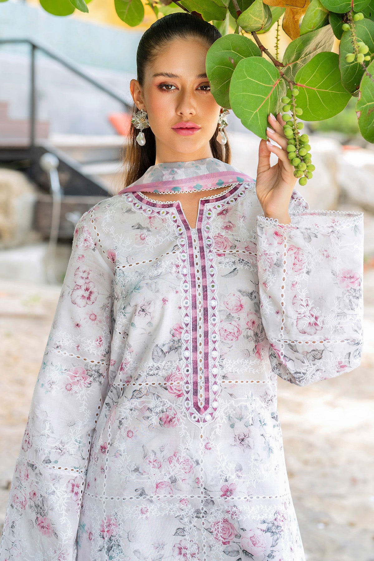 DIGITAL PRINTED SCHIFFLI LAWN RTW-1216