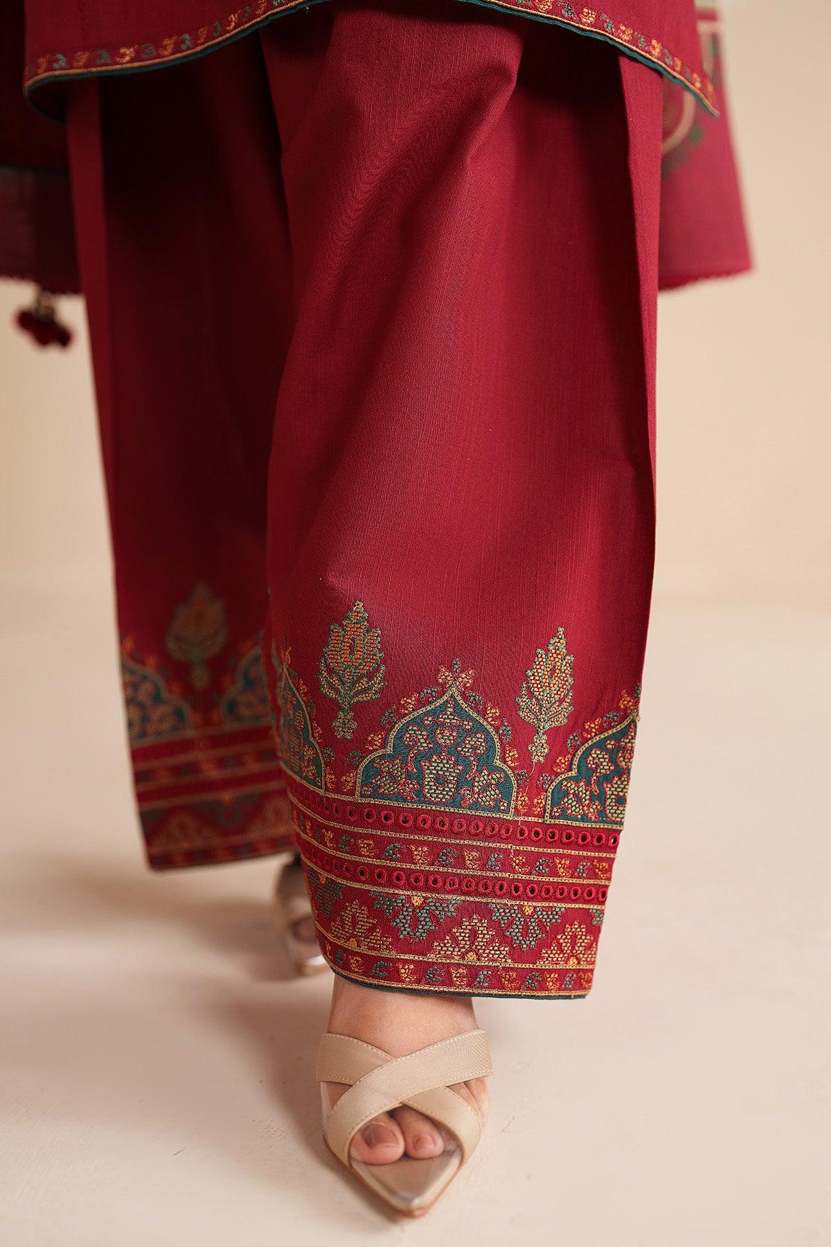 EMBROIDERED KHADDAR UW-0240