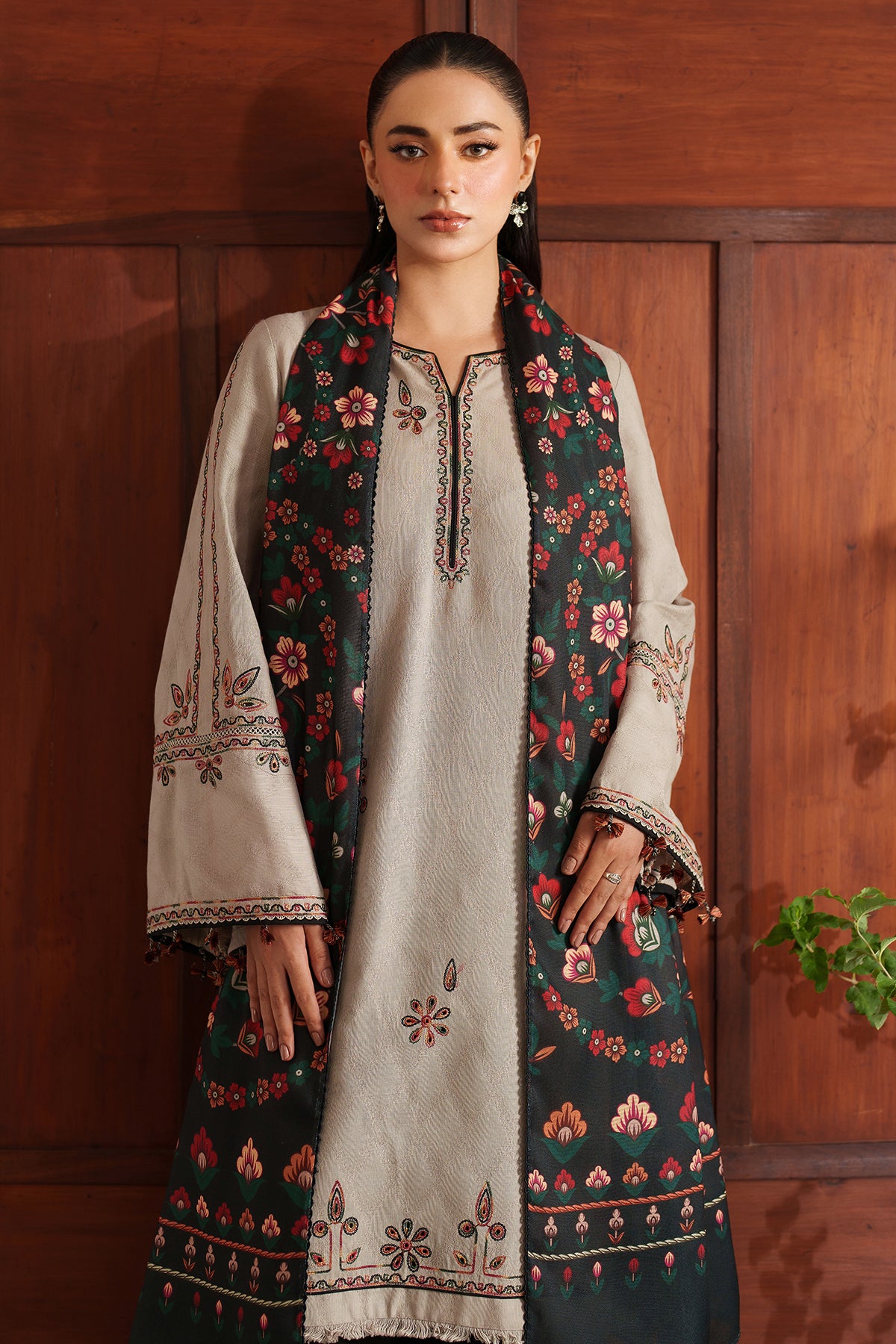 EMBROIDERED JACQUARD KHADDAR UW-0144