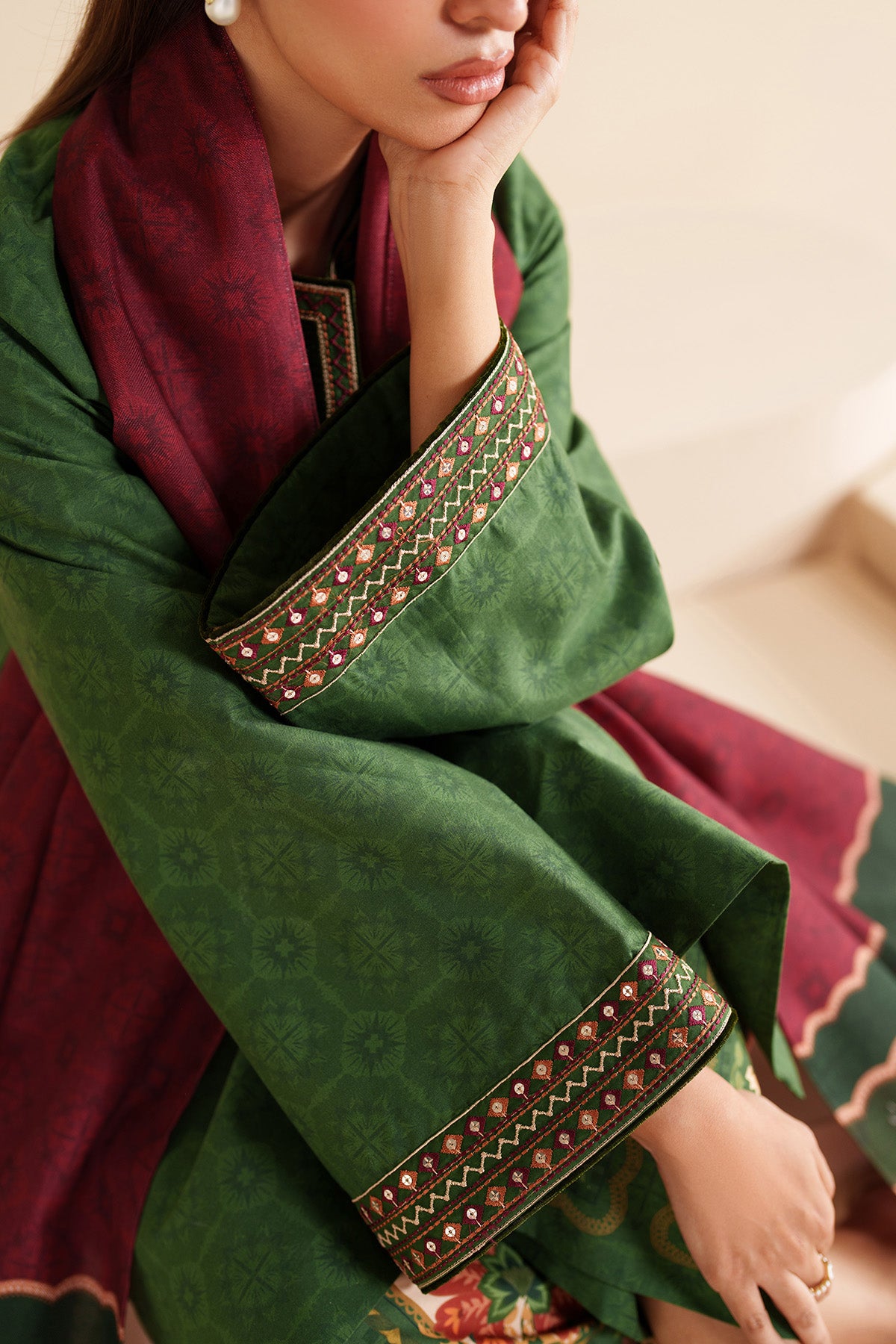 EMBROIDERED PREMIUM VISCOSE UW-0237