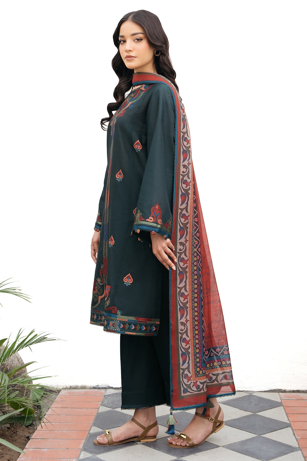 EMBROIDERED LAWN USE-9185