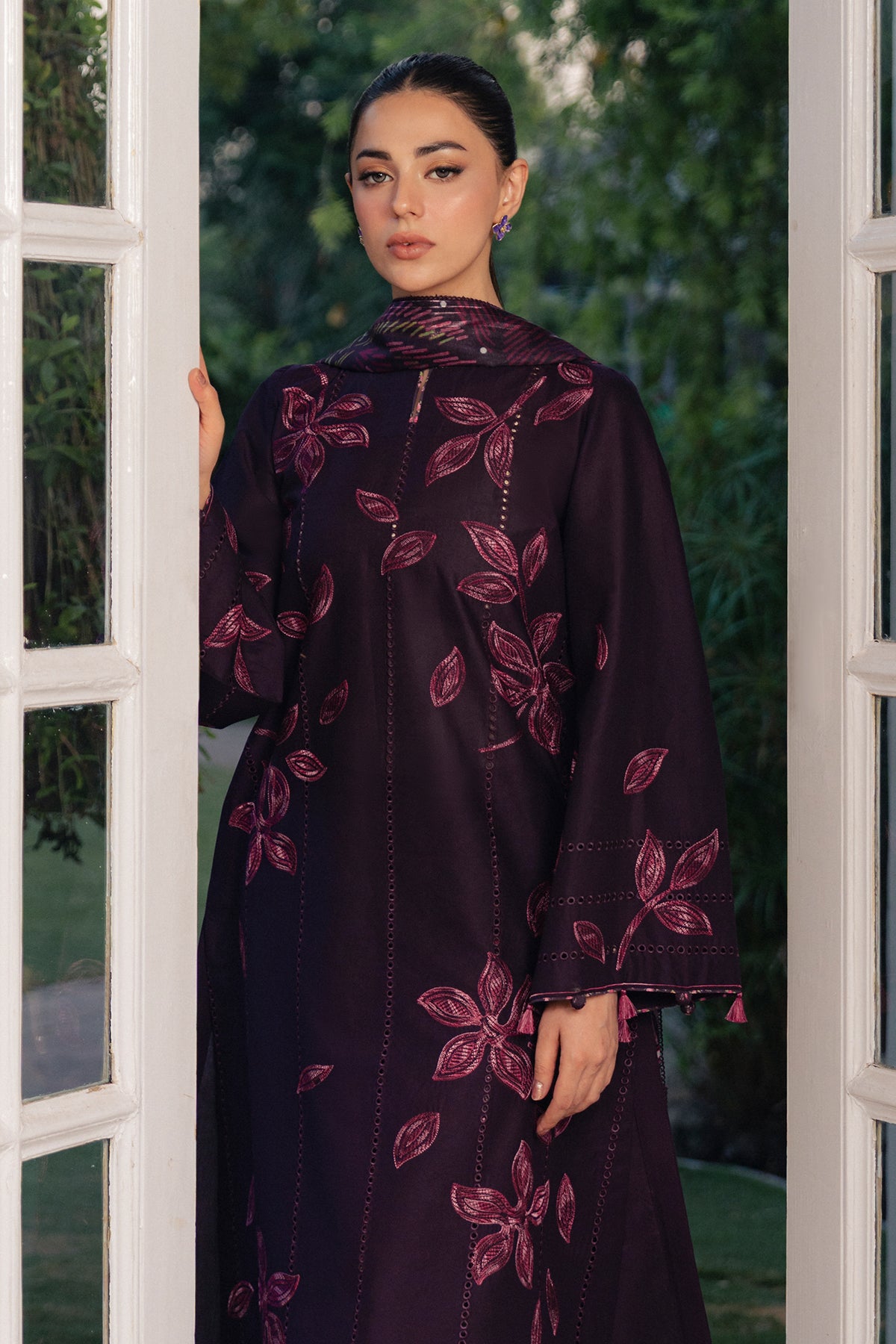 EMBROIDERED LAWN USE-9370