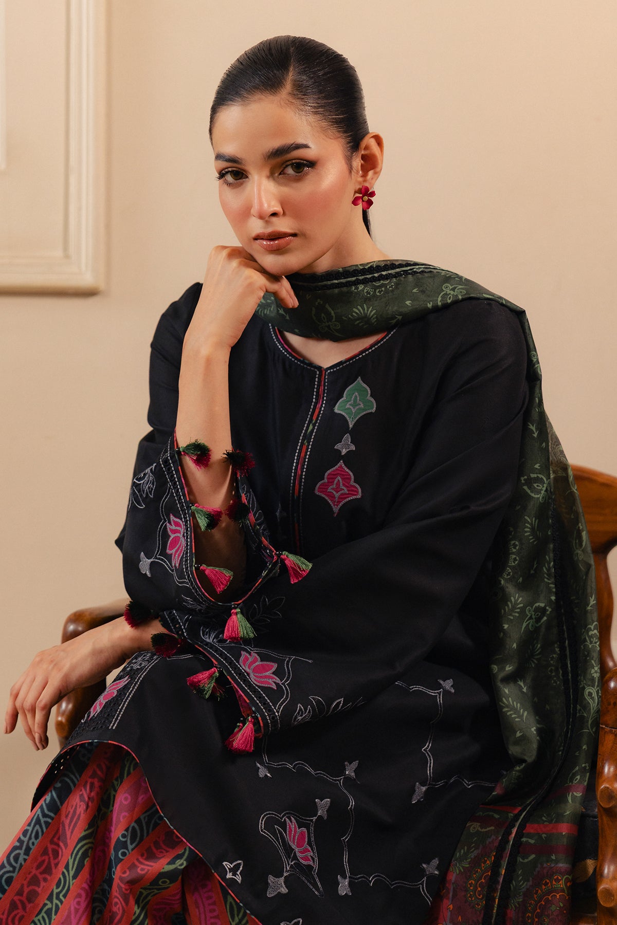 EMBROIDERED LAWN USE-9334