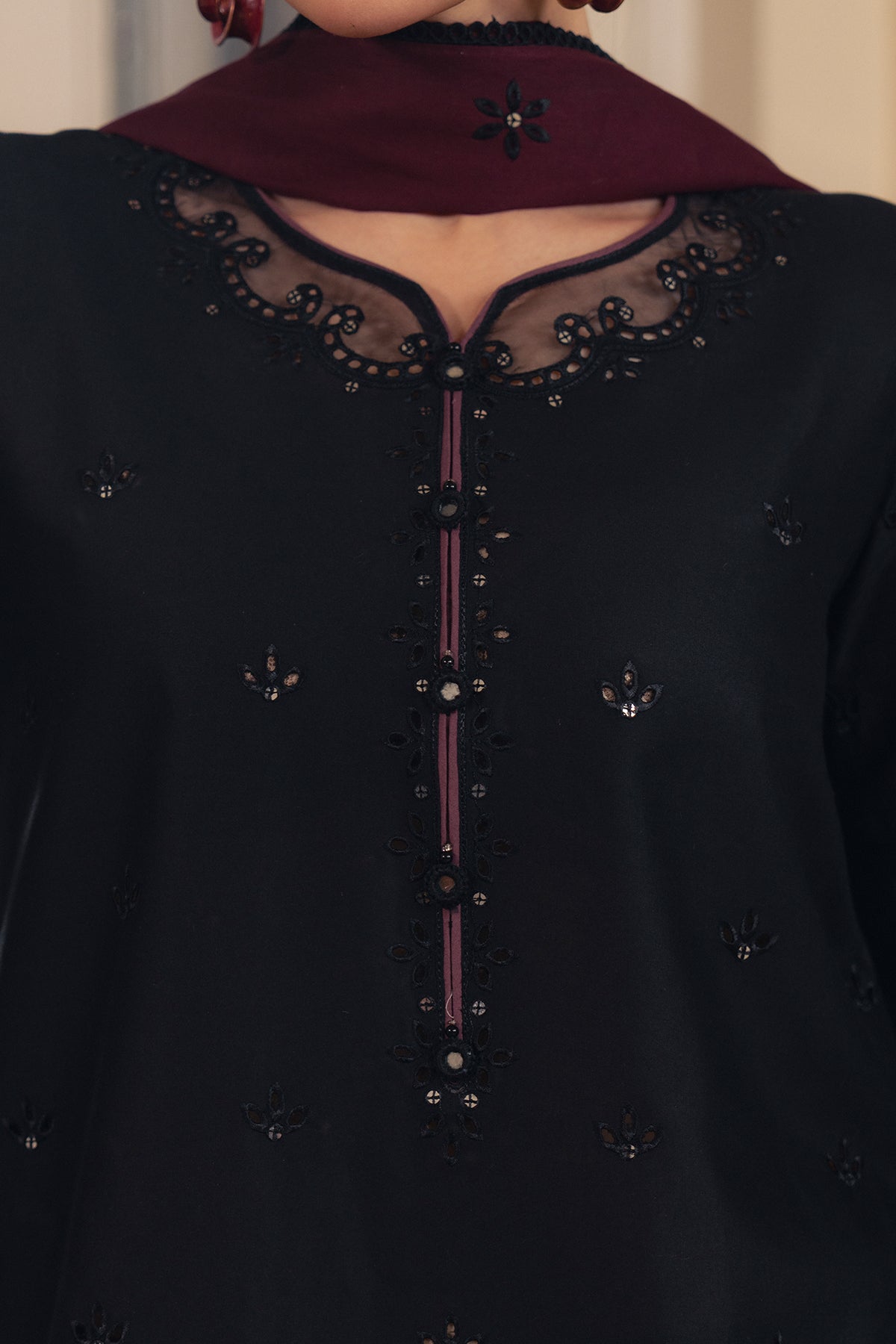 EMBROIDERED LAWN USE-9342