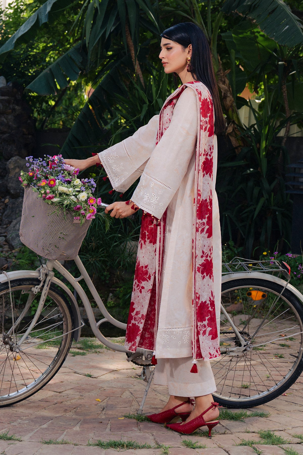 EMBROIDERED LAWN USE-9360