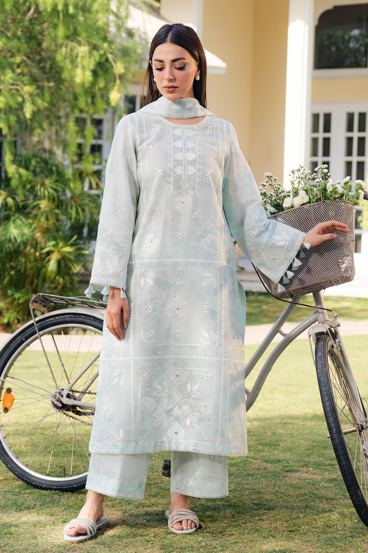 EMBROIDERED LAWN USE-9327