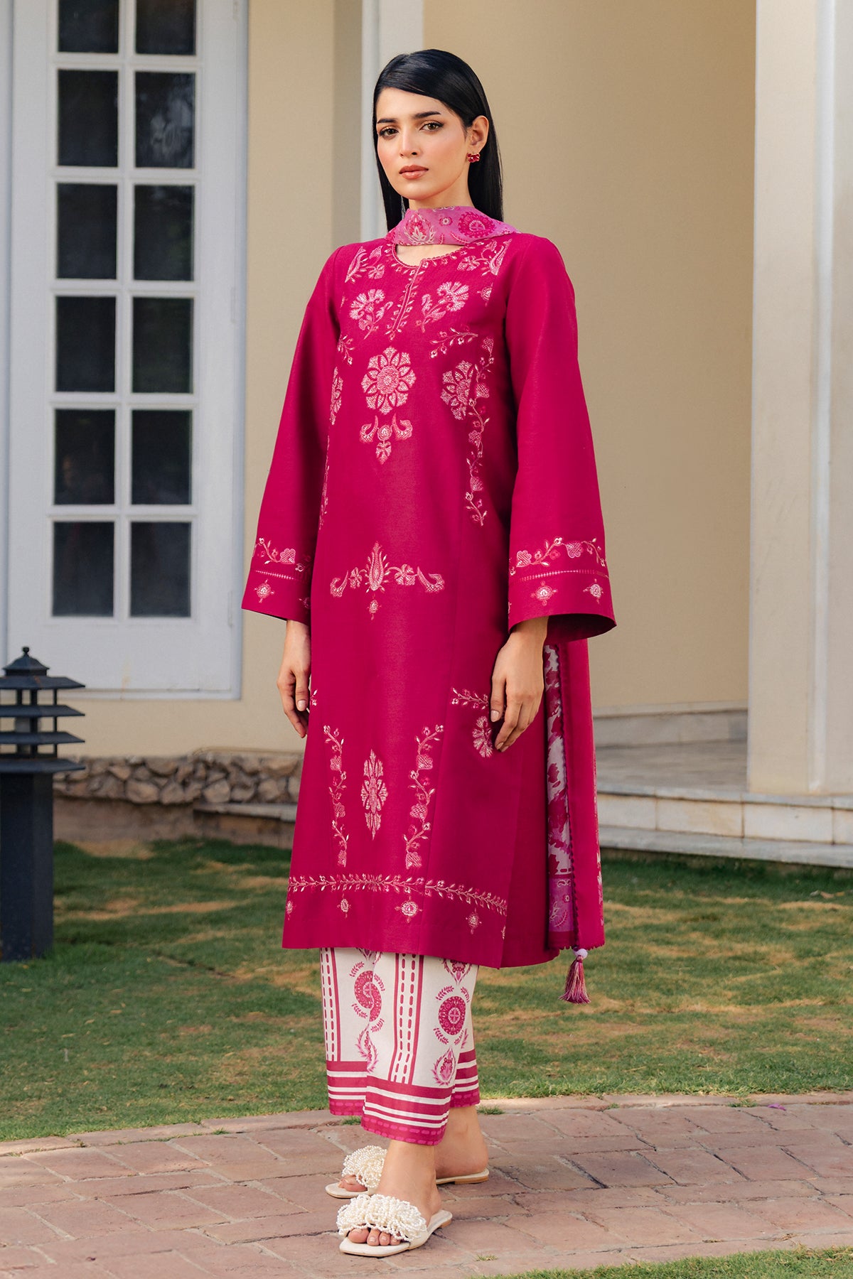EMBROIDERED LAWN USE-9376