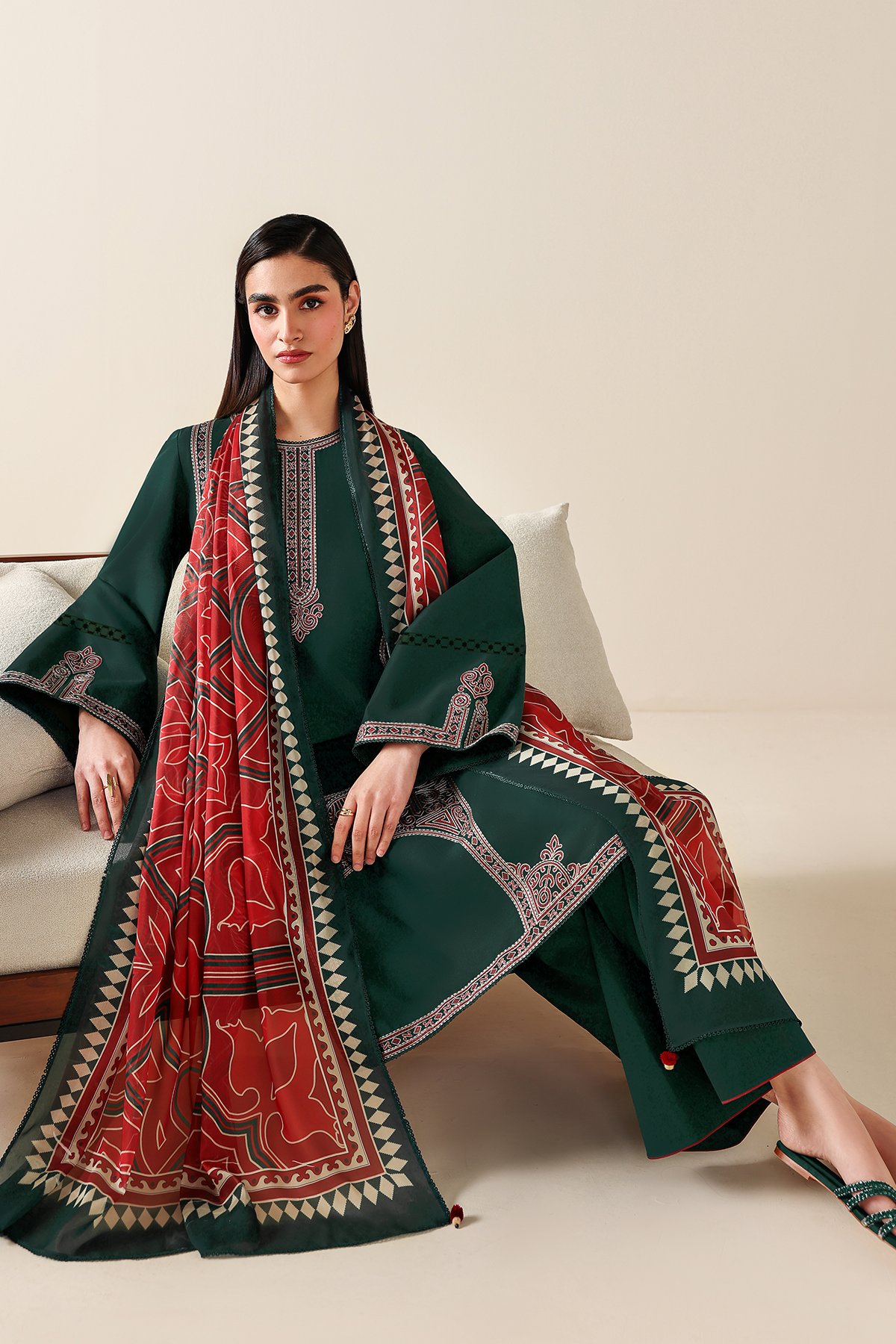 EMBROIDERED LAWN USE-9270