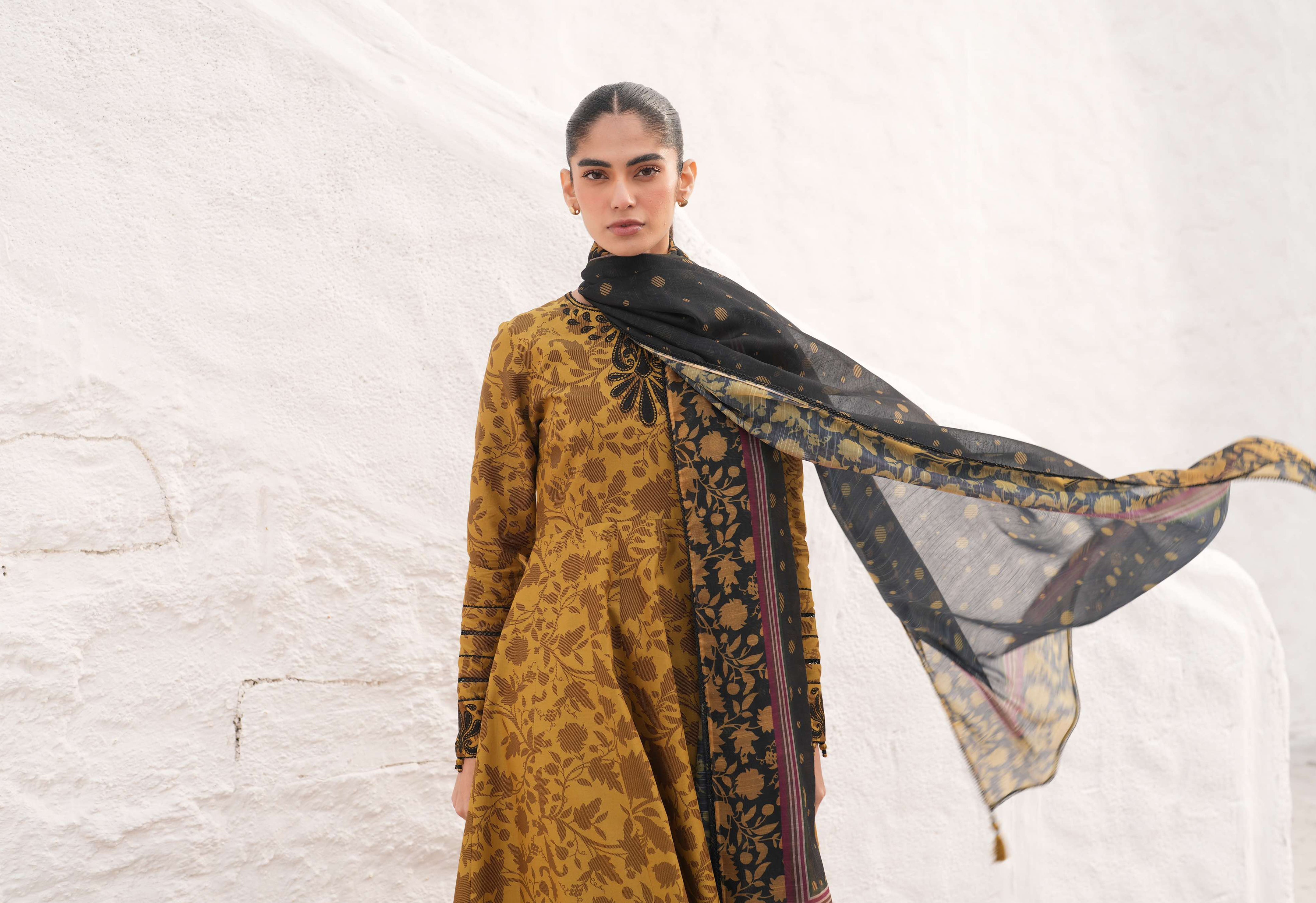 Unstitched Fabrics For Women's Online In Pakistan