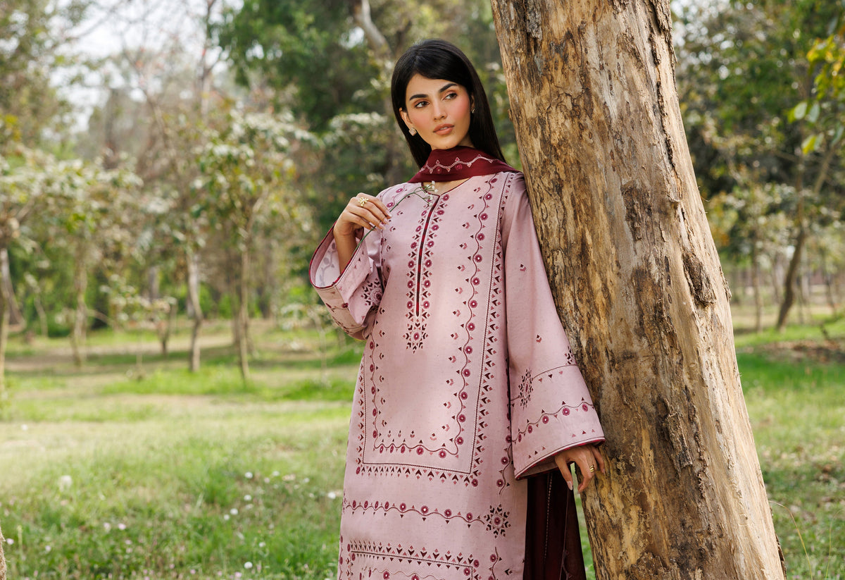 Top Summer Fabrics in Pakistan: Why Lawn Still Rules Every Wardrobe